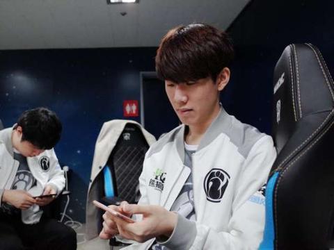 Mouz 是最后一支晋级 PGL Cluj-Napoca 2025 季后赛的队伍，击败了 Virtus.pro 。