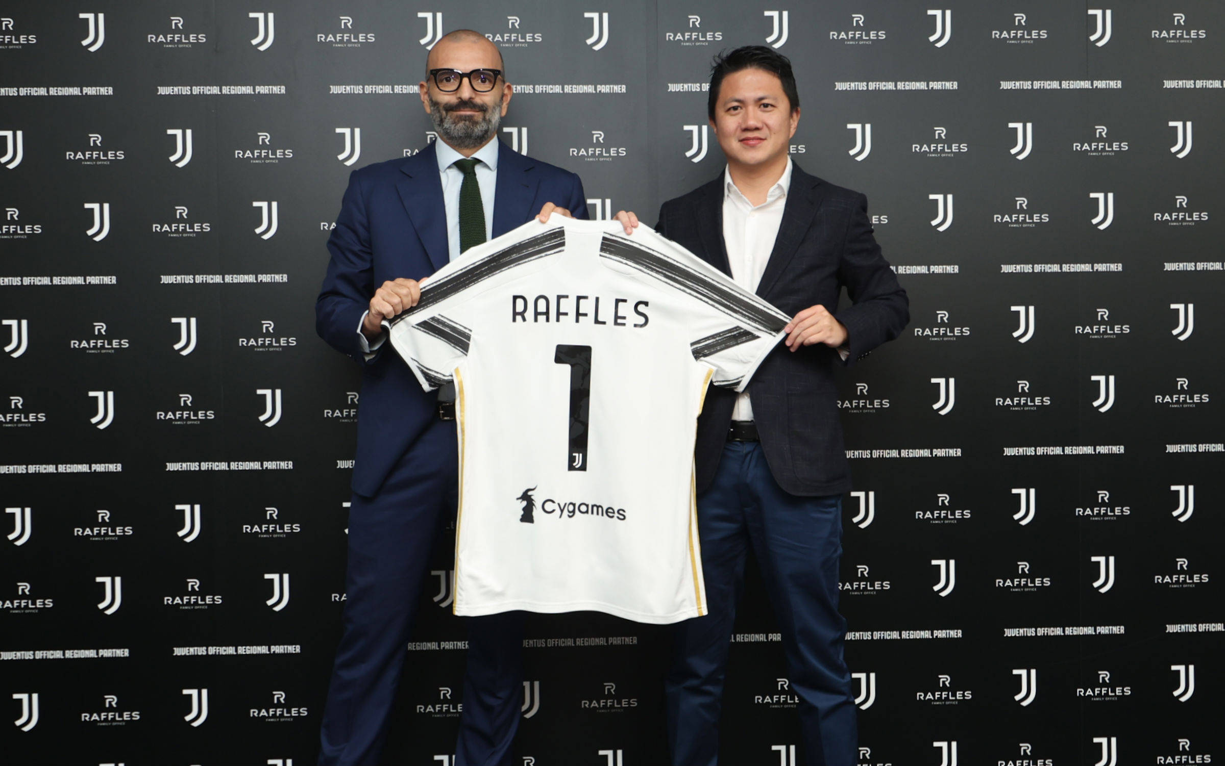 斯洛特：现在萨拉赫在踢非洲杯，对各方来说不再谈他比较合理（斯洛特：萨拉赫正征战非洲杯，此时不再讨论他更为合适）