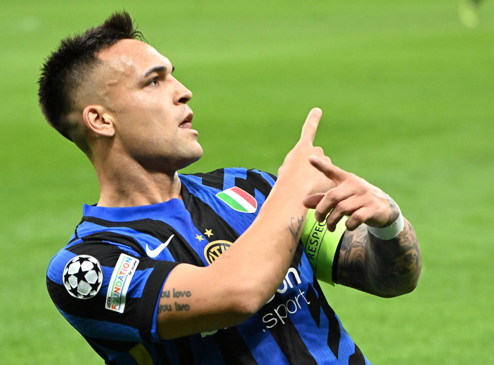 佩德里：还有2场欧冠联赛要尽可能多拿分；我们都很爱阿劳霍（佩德里：欧冠仅剩两战要尽可能多抢分，我们都非常喜欢阿劳霍）